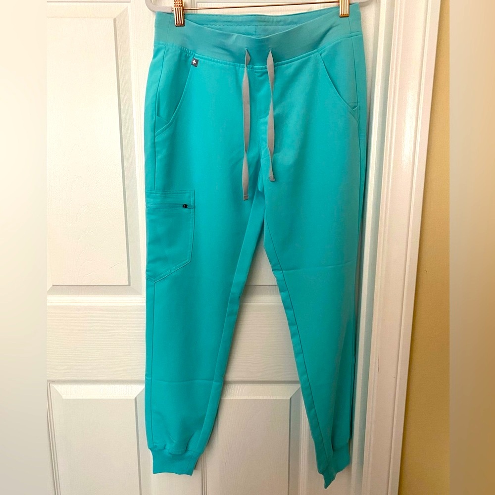 Figs- Zamora Skinny Jogger Scrubs